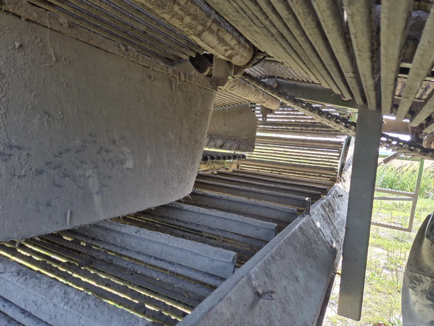 AVR Riecam 4-rijige rooimachine - Zelfrijdend, 3 tons bunker