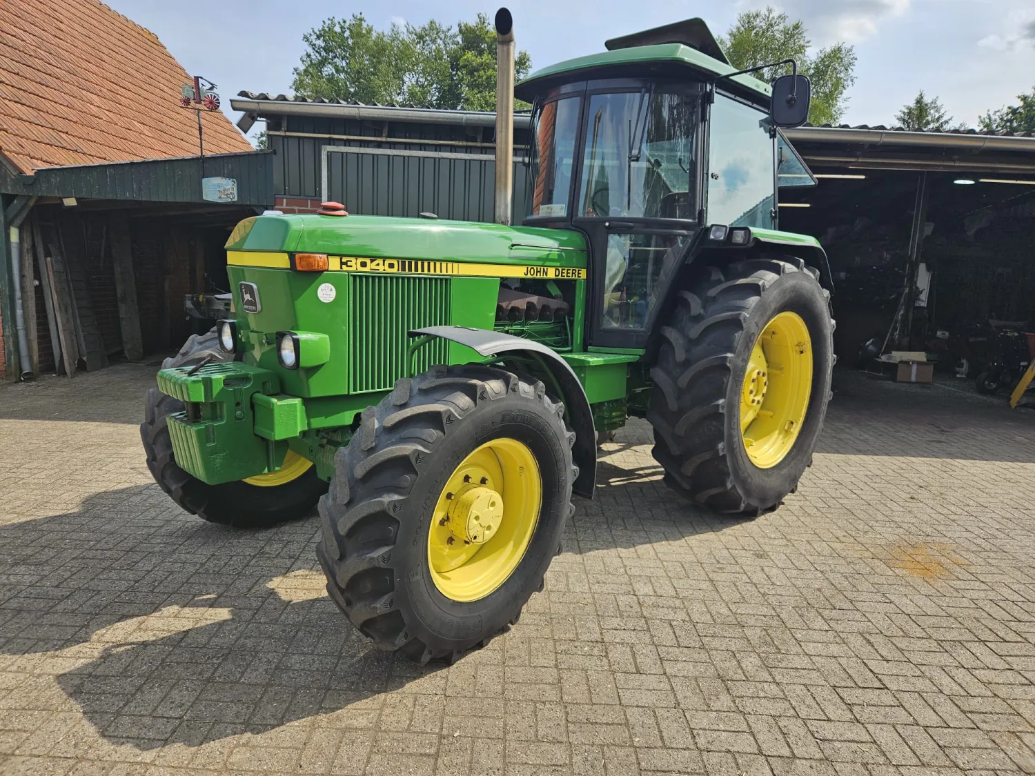Tractor John Deere 3040 en venta - Aprox. 6000 horas