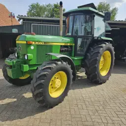 Tractor John Deere 3040 en venta - Aprox. 6000 horas