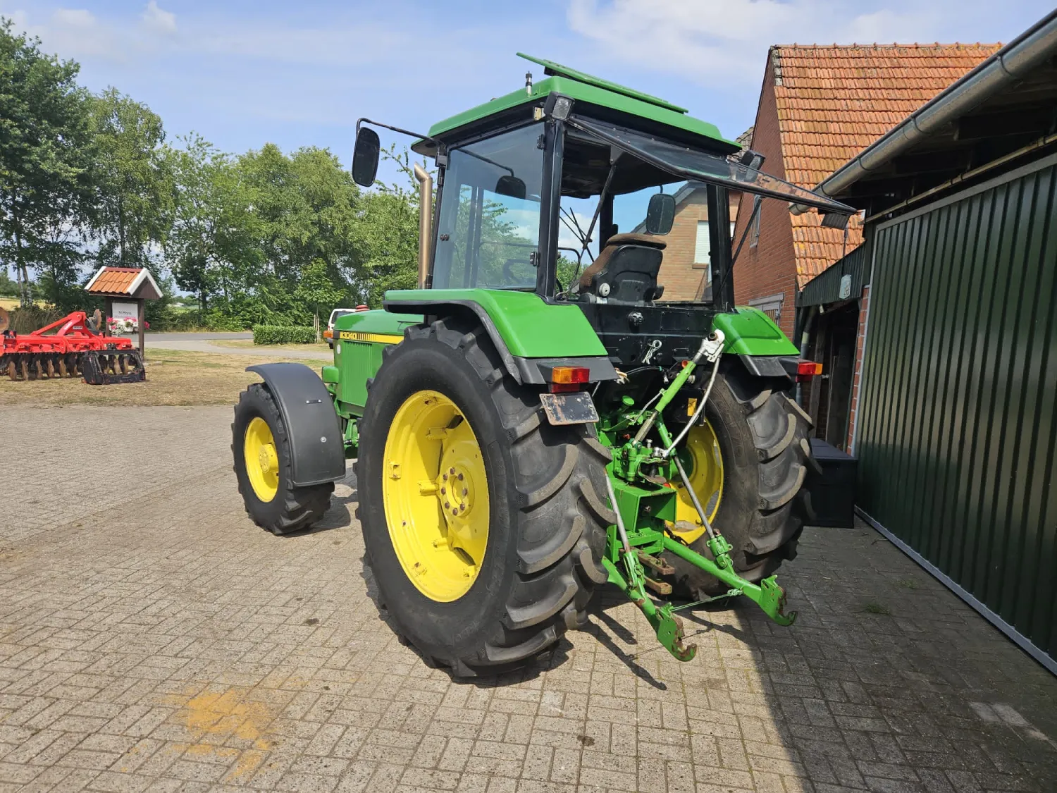 Tractor John Deere 3040 en venta - Aprox. 6000 horas