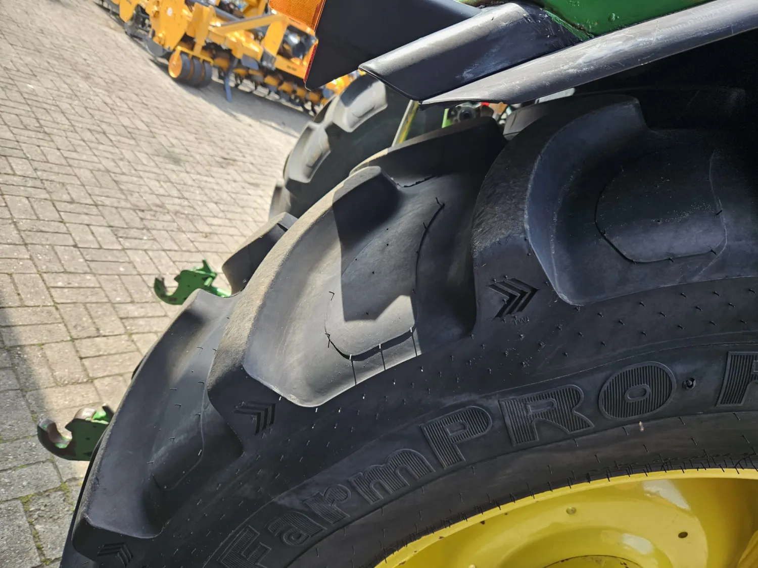 Tractor John Deere 3040 en venta - Aprox. 6000 horas