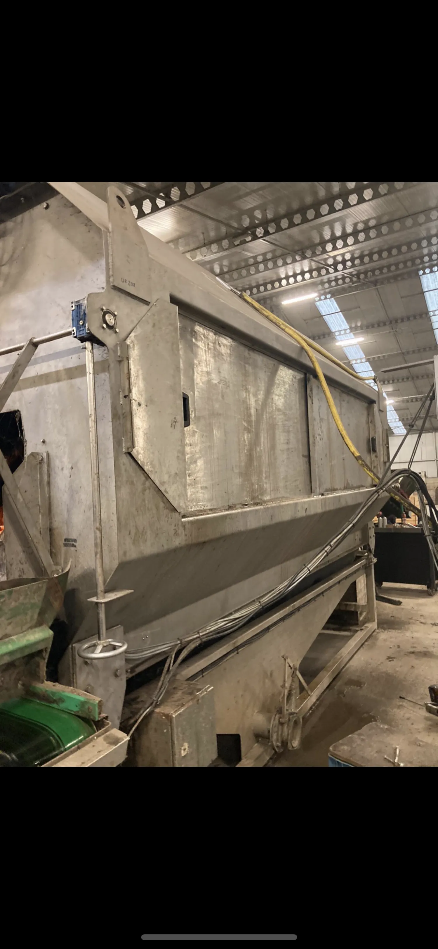 Diverse landbouwmachines te koop - Lattenwasser, polisher, stortbak