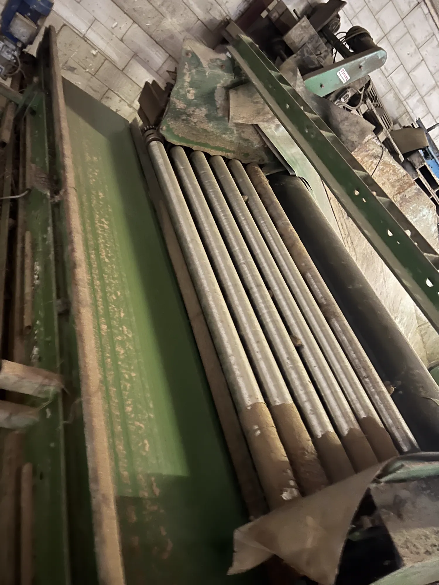 Diverse landbouwmachines te koop - Lattenwasser, polisher, stortbak