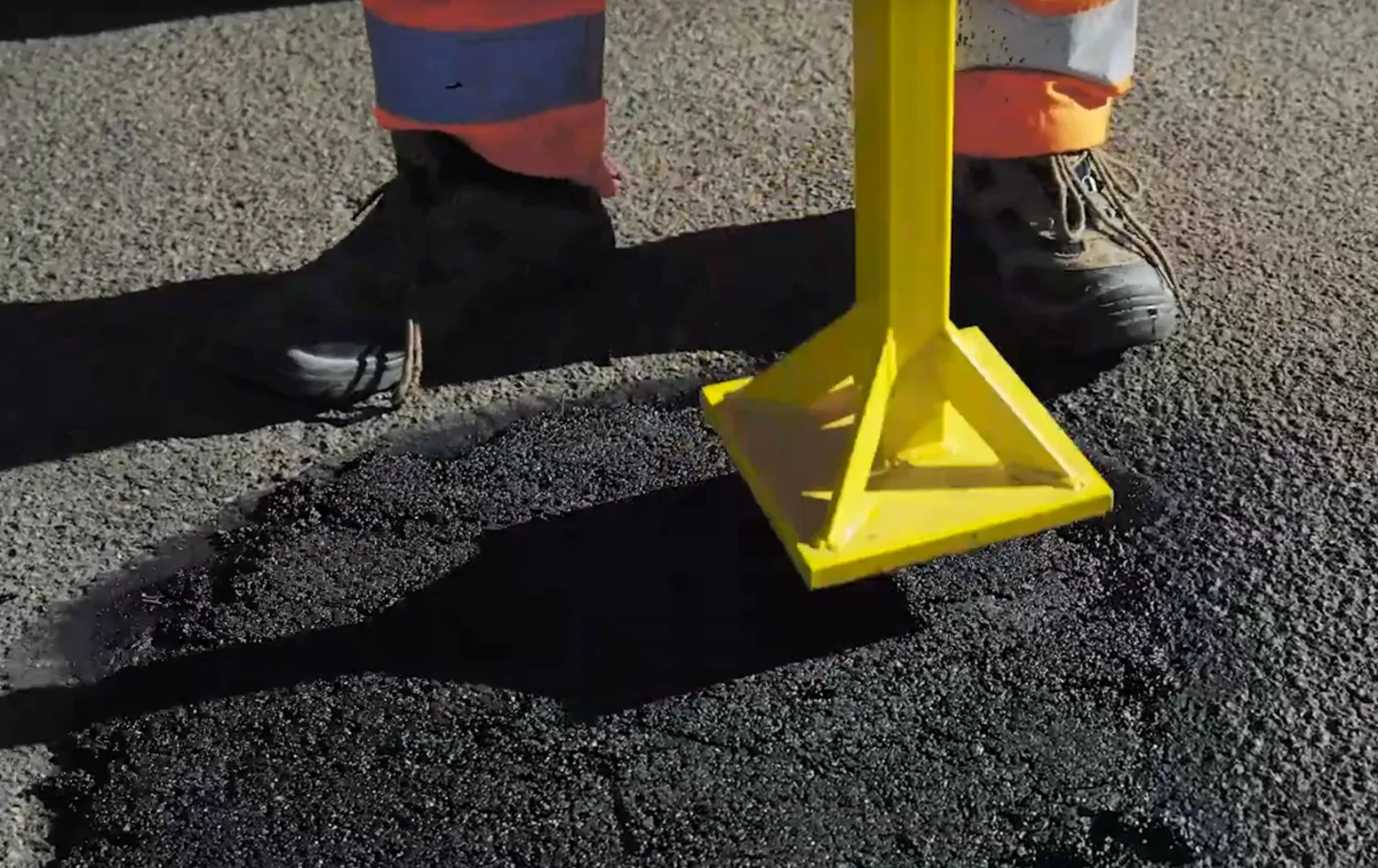 Koudasfalt Mengsel: Direct te Gebruiken voor Asfaltreparaties