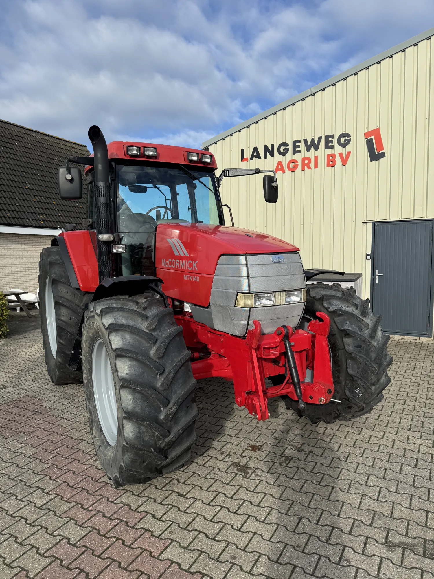 Tractor McCormick MTX 140, 2003, 145 CV - Listo para usar