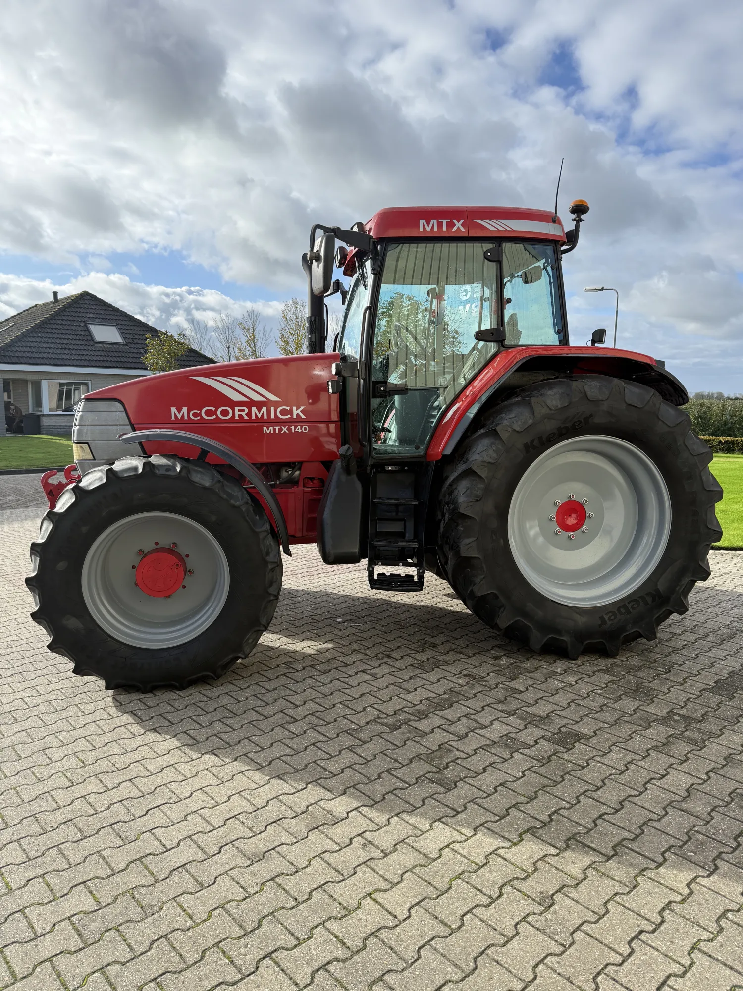 Tractor McCormick MTX 140, 2003, 145 CV - Listo para usar