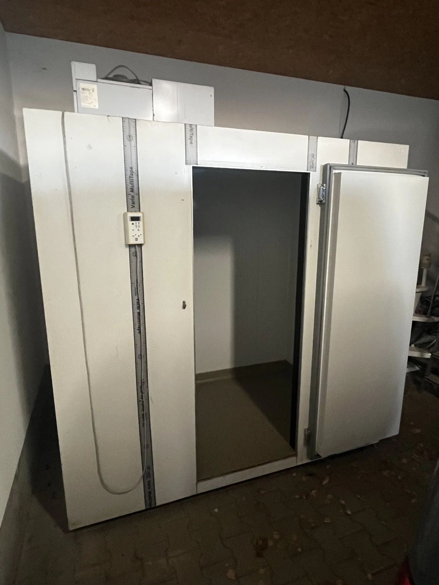 Chłodnia z Agregatem Zanotti - Idealna do Przechowywania