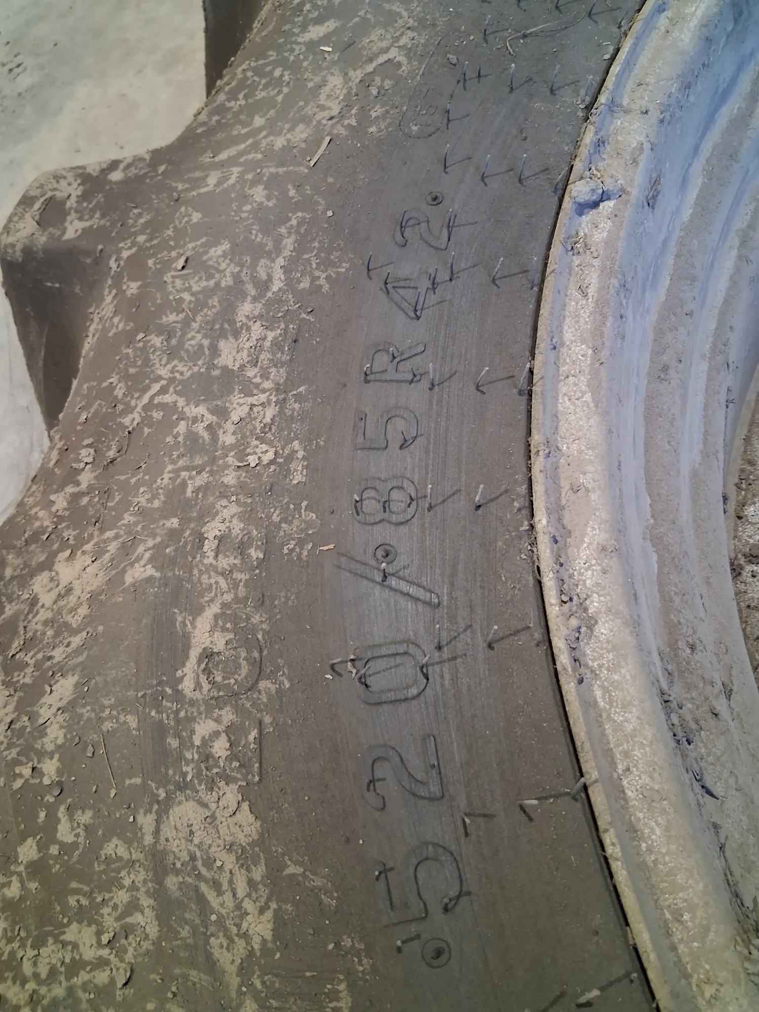 Ploegbanden te koop: 520/85R42 & 420/90R30