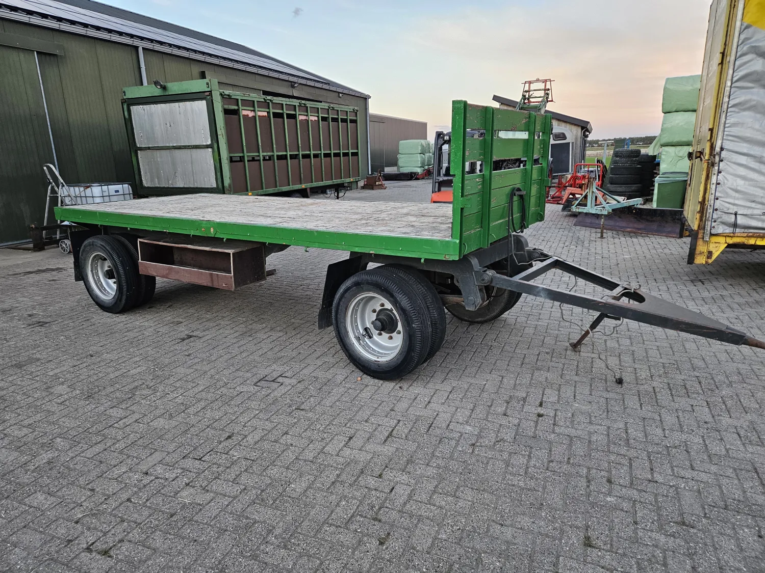 Landbouwaanhanger hydraulisch geremd | Te Koop