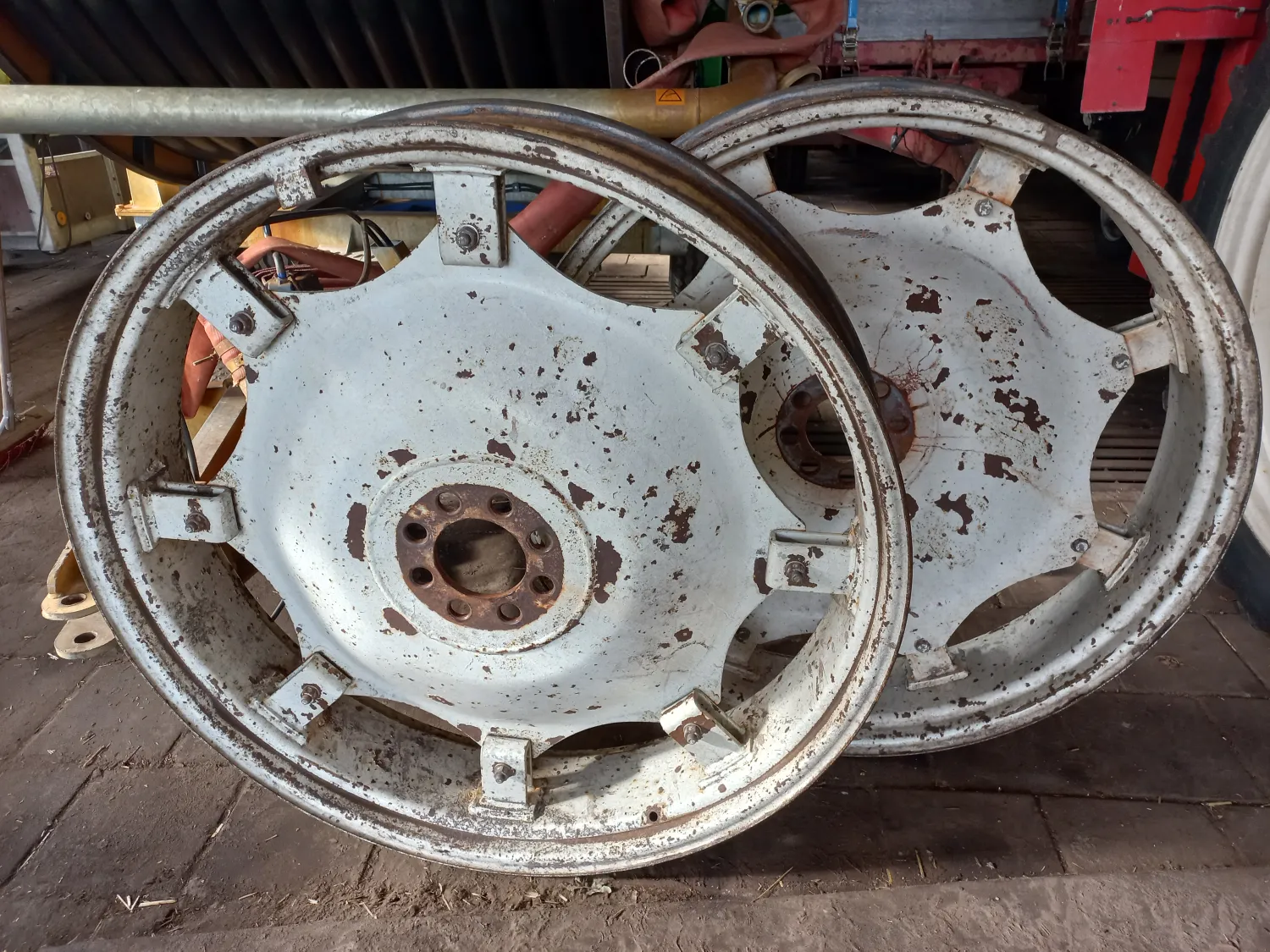 Verstelbare velgen 300/95R46 te koop | Geschikt voor NH TS 115