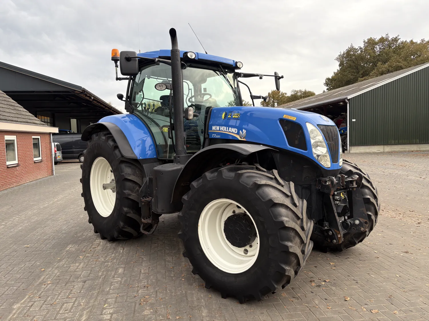 New Holland T7.220 PC 2014 - 8950 uur - Geveerde vooras