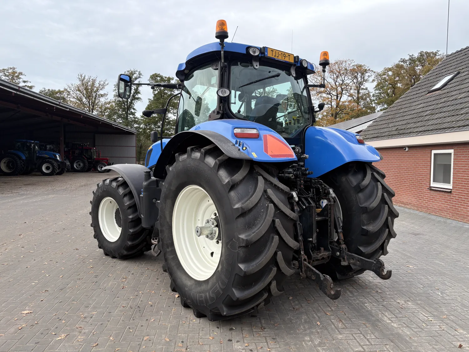 New Holland T7.220 PC 2014 - 8950 uur - Geveerde vooras