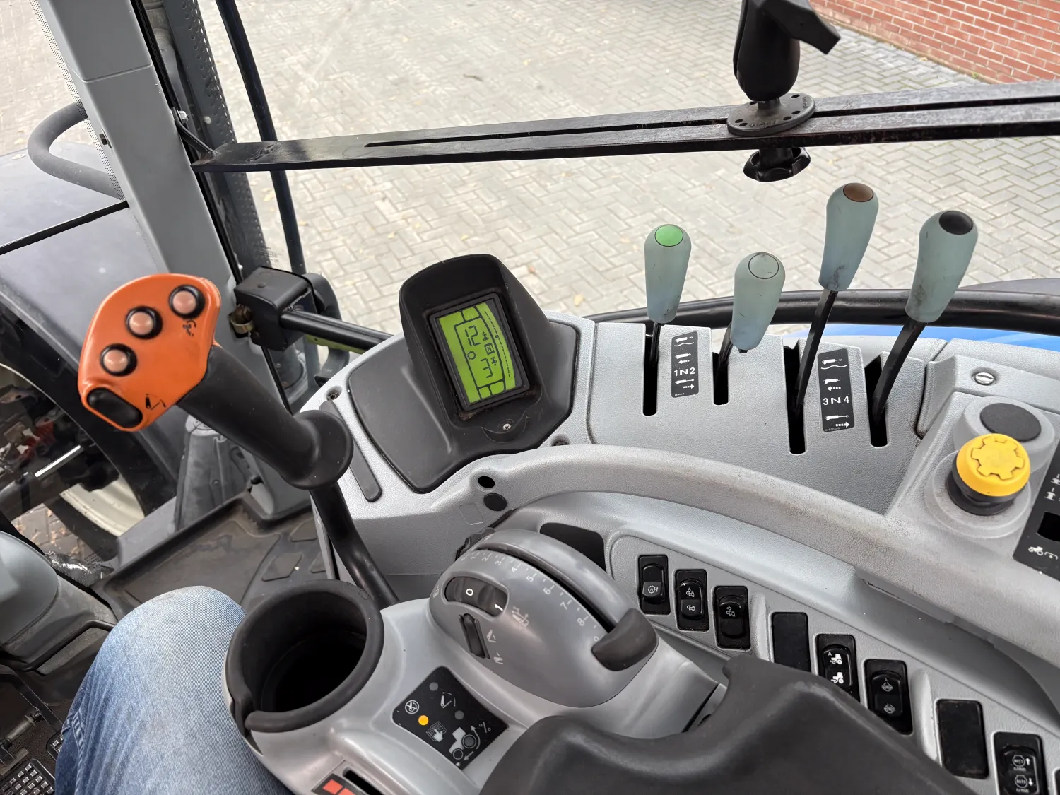 New Holland T7.220 PC - 2014, 8400 uur