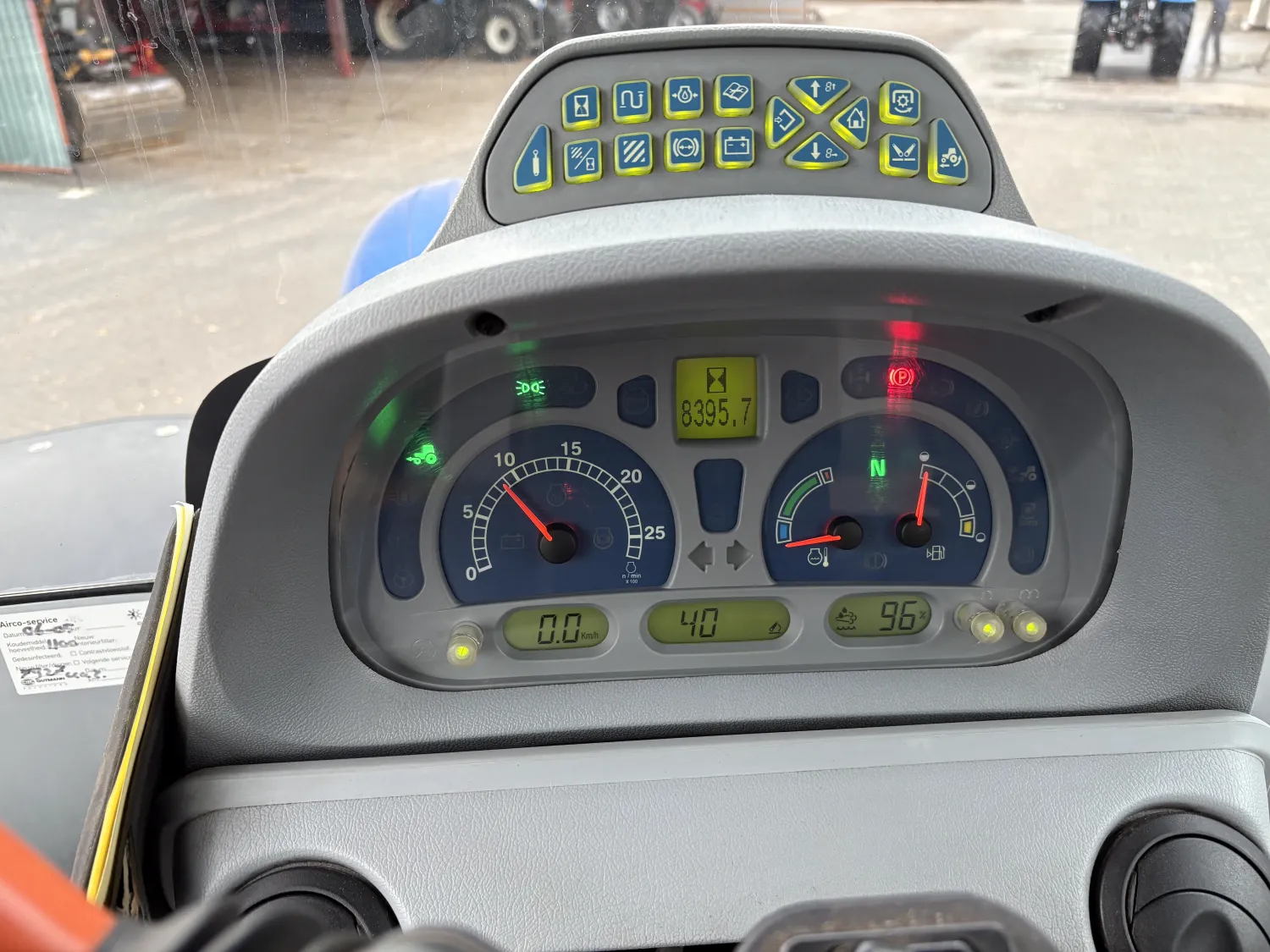 New Holland T7.220 PC - 2014, 8400 uur