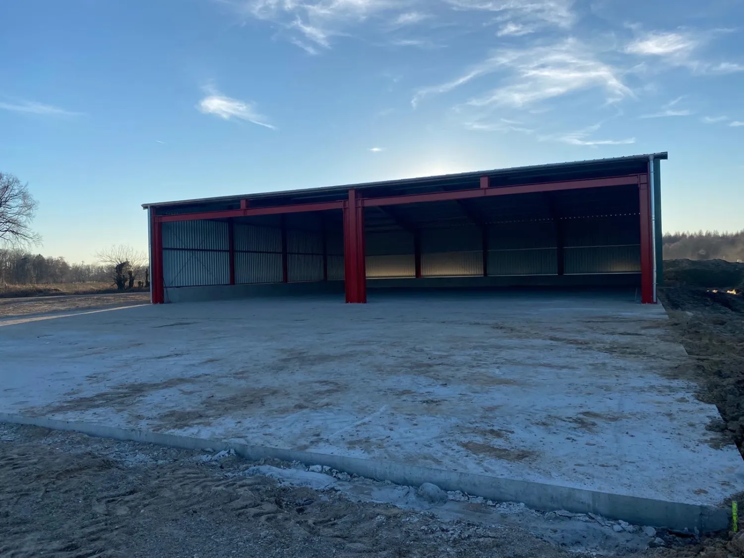 Opslag biologische HTK dec-mrt op betonplaat