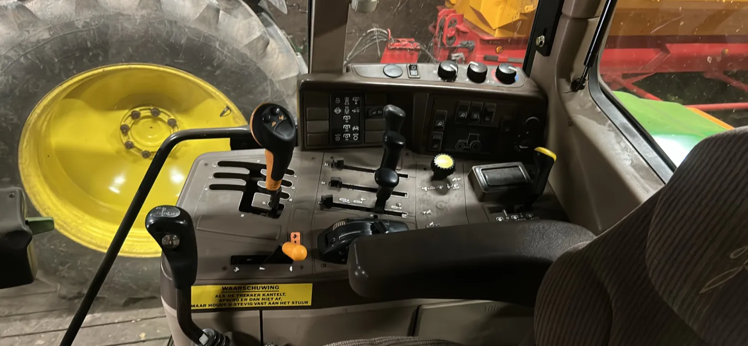 Tractor John Deere 6410 (2001) | 110 CV, Pocas horas