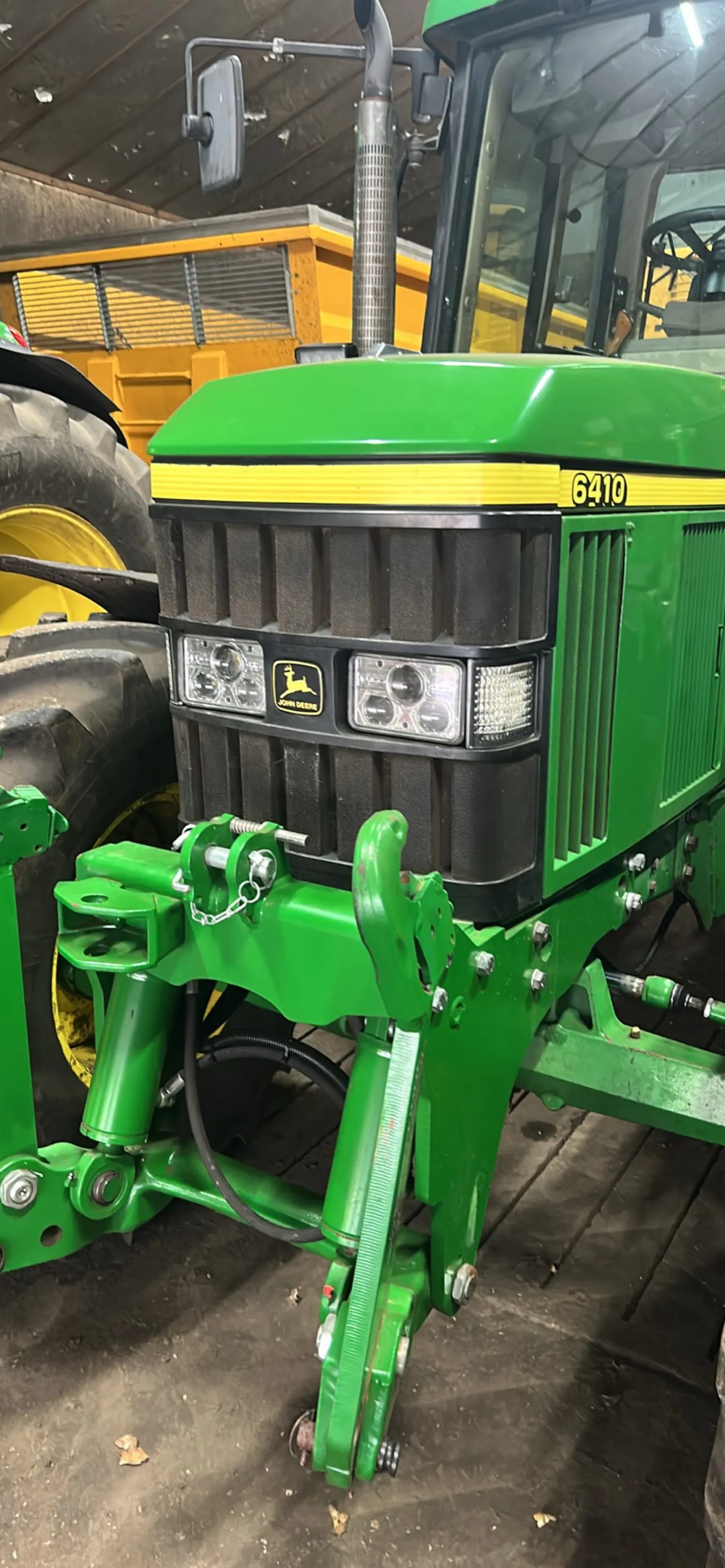 Tractor John Deere 6410 (2001) | 110 CV, Pocas horas