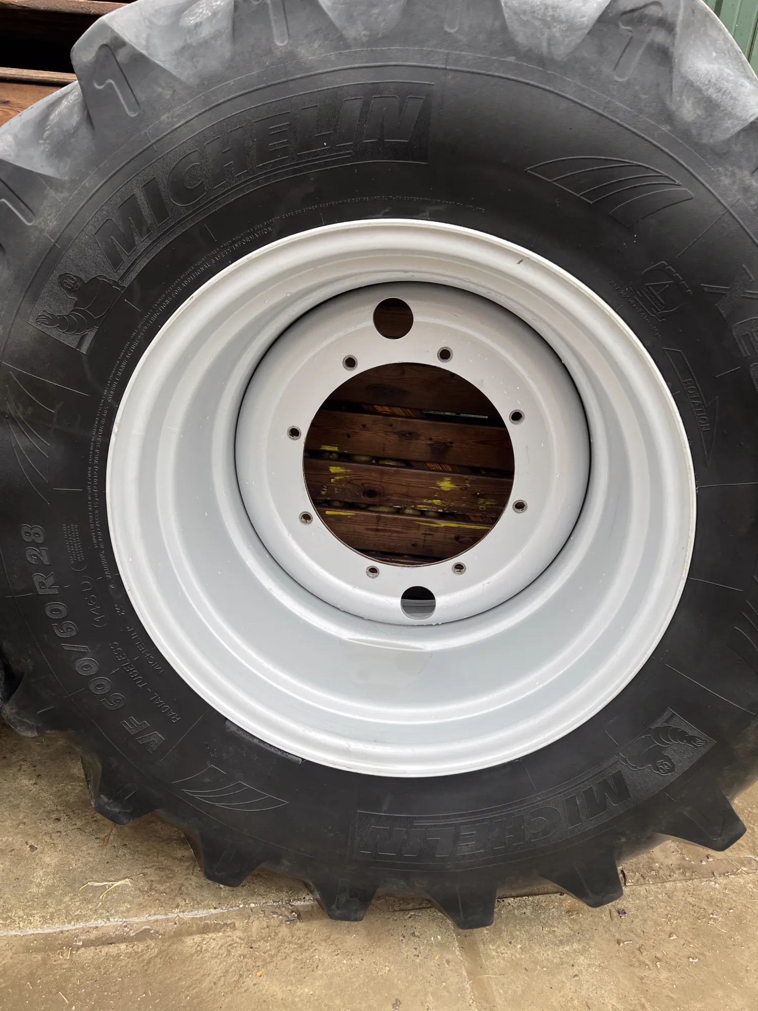 Neumático Michelin VF 600-60R28 en venta | Neumáticos agrícolas nuevos