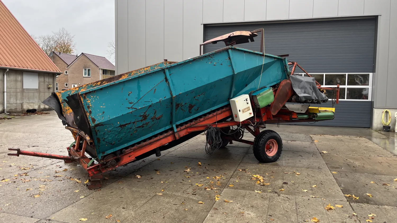 Miedema SB 60 stortbak met rollenset en afvoerbanden