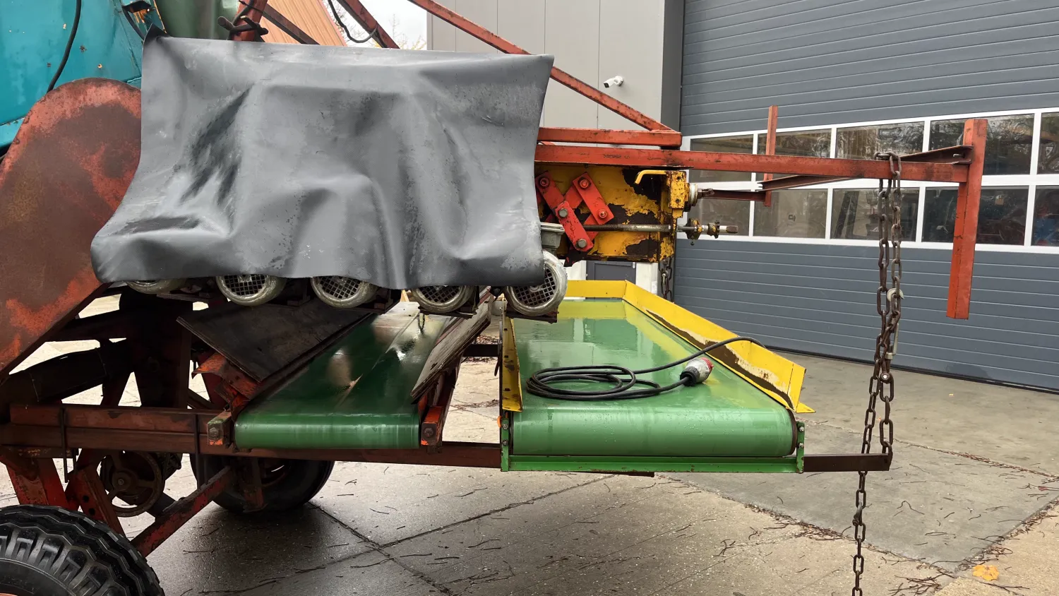 Miedema SB 60 stortbak met rollenset en afvoerbanden