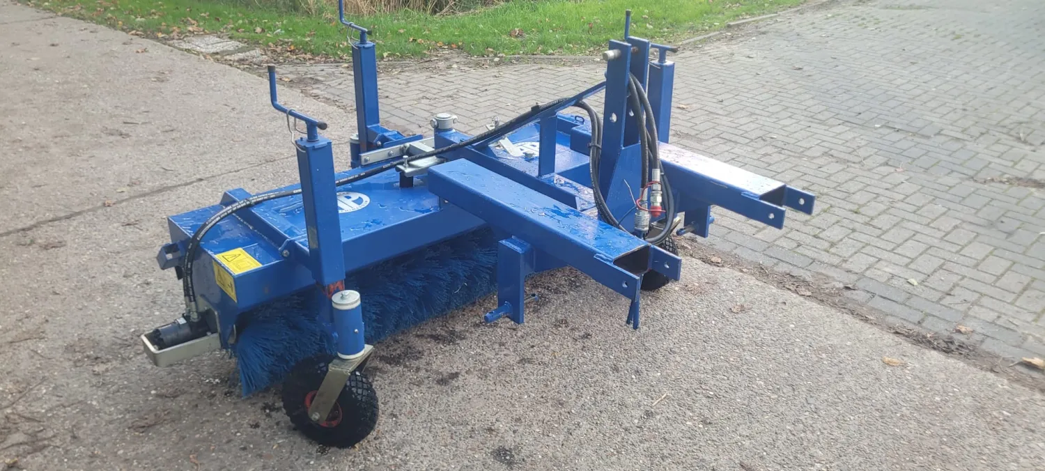 AP Veegmachine 1.8m te Koop - Weinig Gebruikt