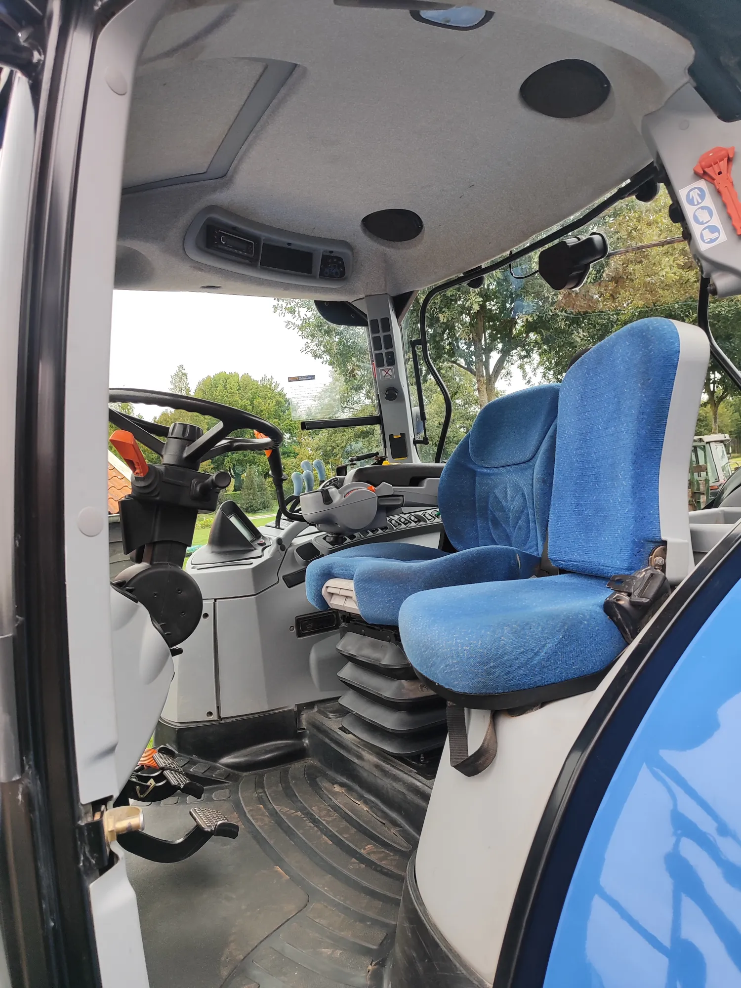 New Holland T6070 (2011) te koop | Akkerbouw trekker