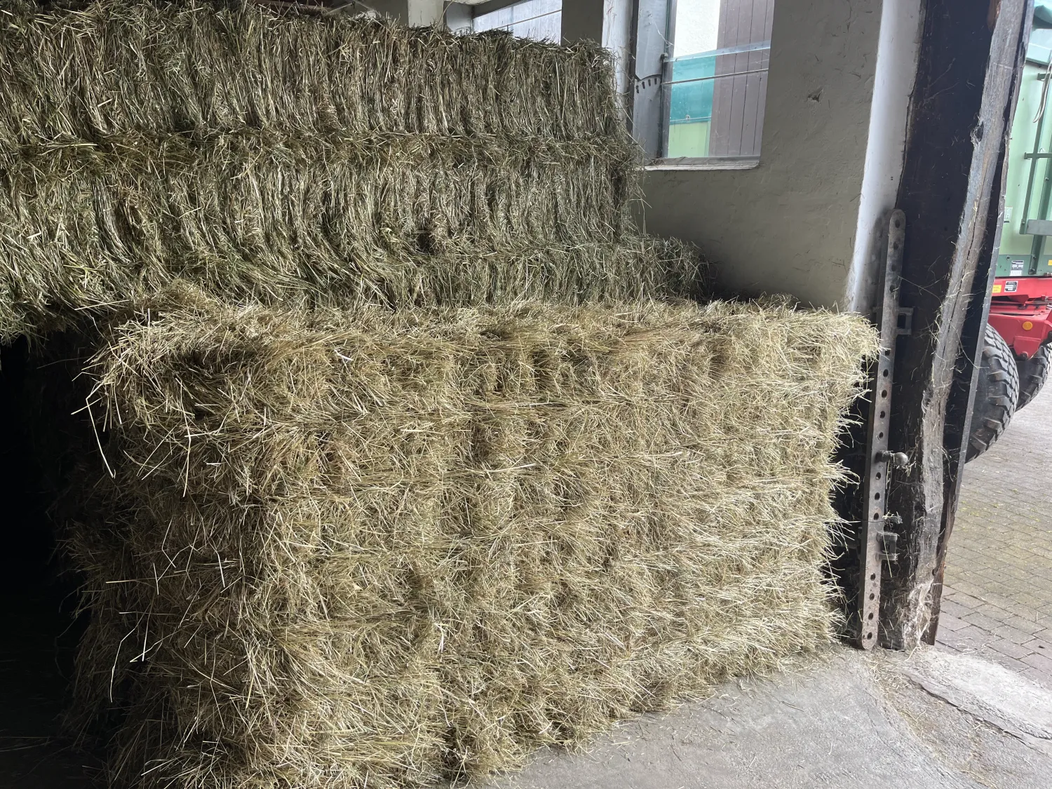 Top Wiesenheu zu verkaufen - 1. Schnitt 2025