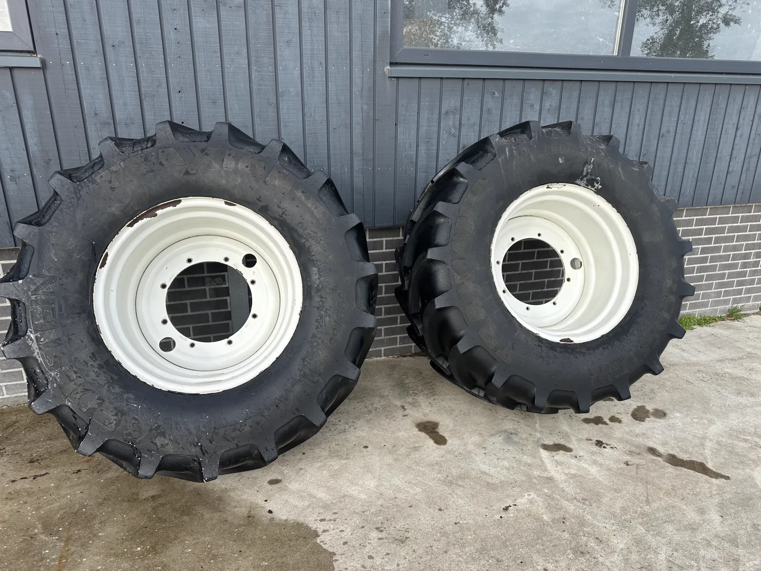 Neumáticos Vredestein Traxion XXL 600/65R28 - 40mm de Banda