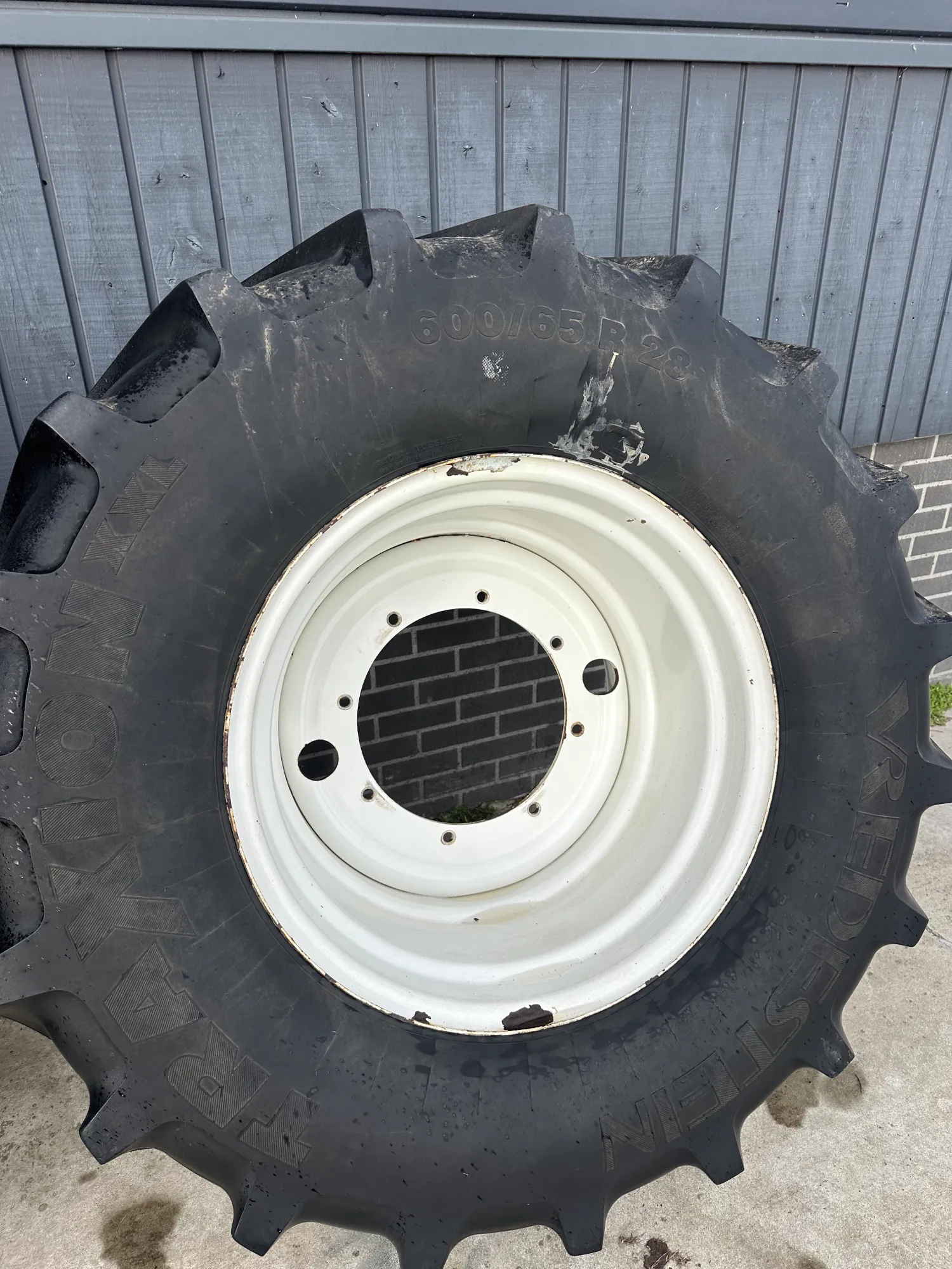 Neumáticos Vredestein Traxion XXL 600/65R28 - 40mm de Banda