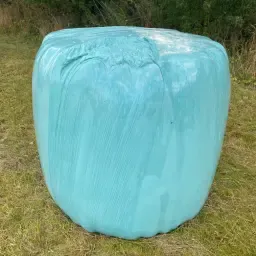 Сухі тюки сінажу на продаж - Висока якість, серпень 2025