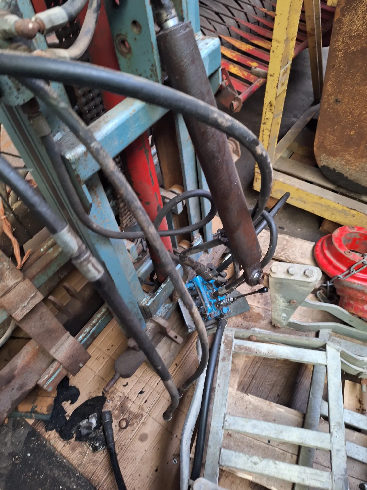 Hefmast met kiepbak & riek - Hydraulische topstang