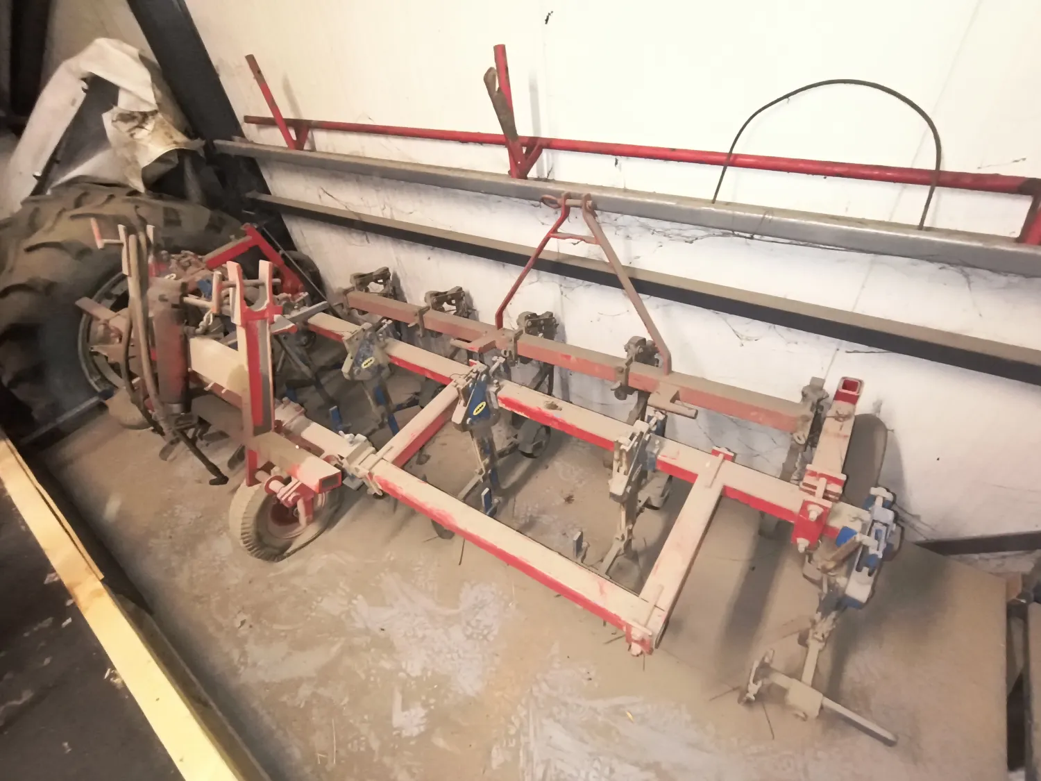 Schoffelbalk met messen en sporenwisser te koop