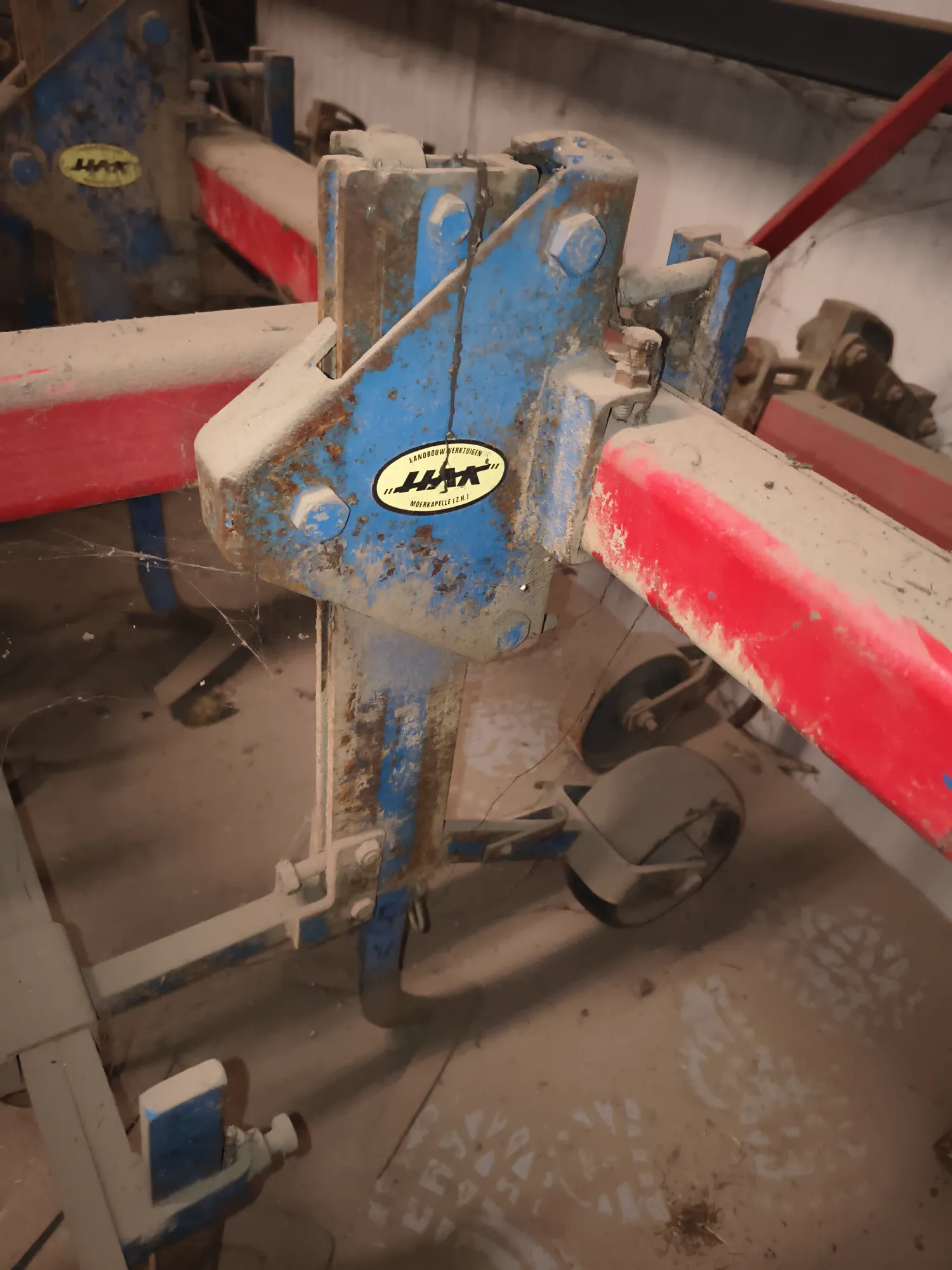 Schoffelbalk met messen en sporenwisser te koop