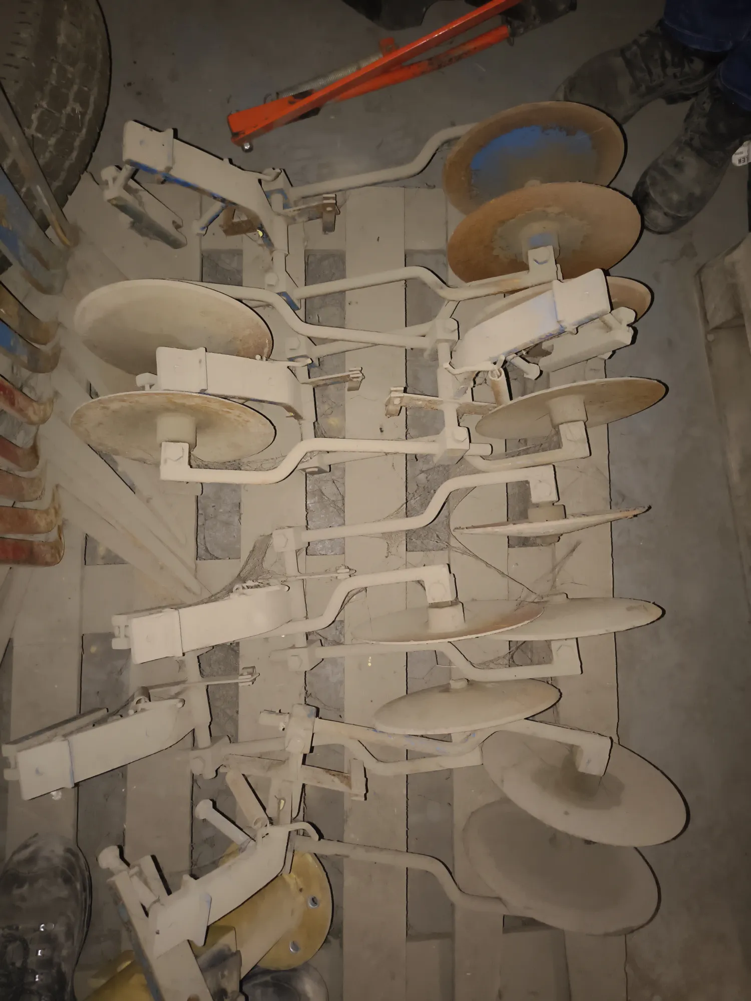 Schoffelbalk met messen en sporenwisser te koop