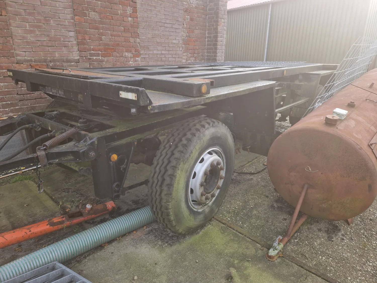 Luchtgeremde aanhanger - 8800kg laadvermogen