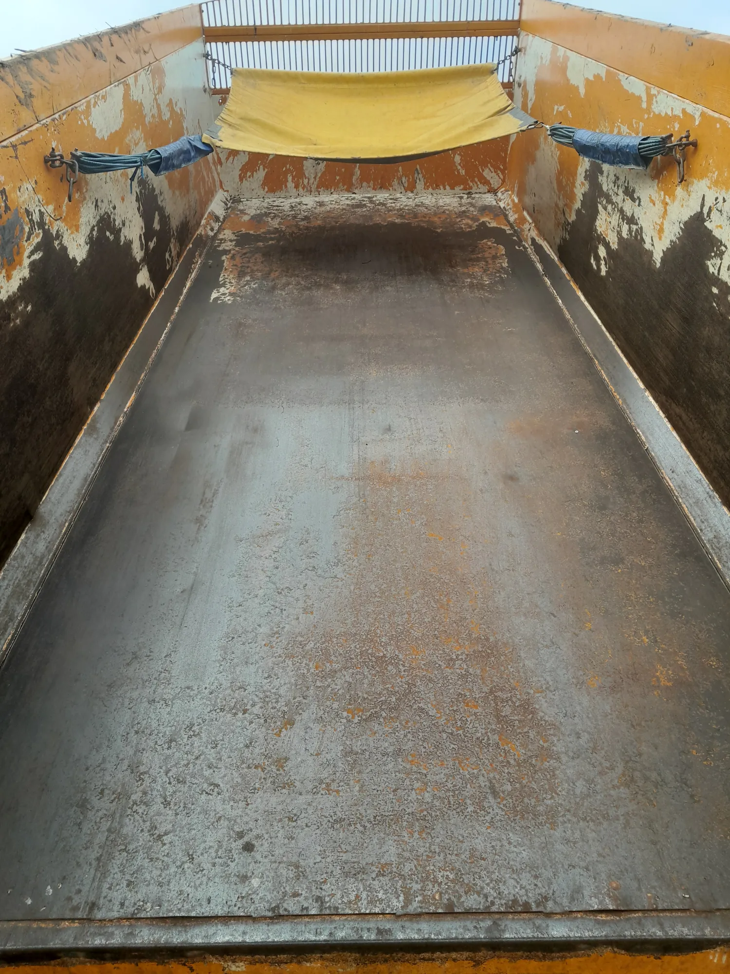 Veenhuis 1300 Kipper te Koop - Bouwjaar 1988