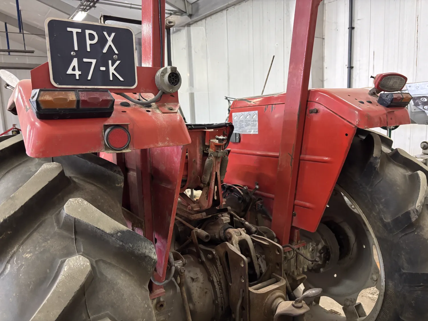 MF 165 Tractor: Weinig uren, eerste eigenaar + Michelin banden