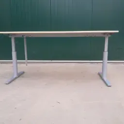 Gispen TM Bureau 180x80 cm | In hoogte verstelbaar & T-Poot