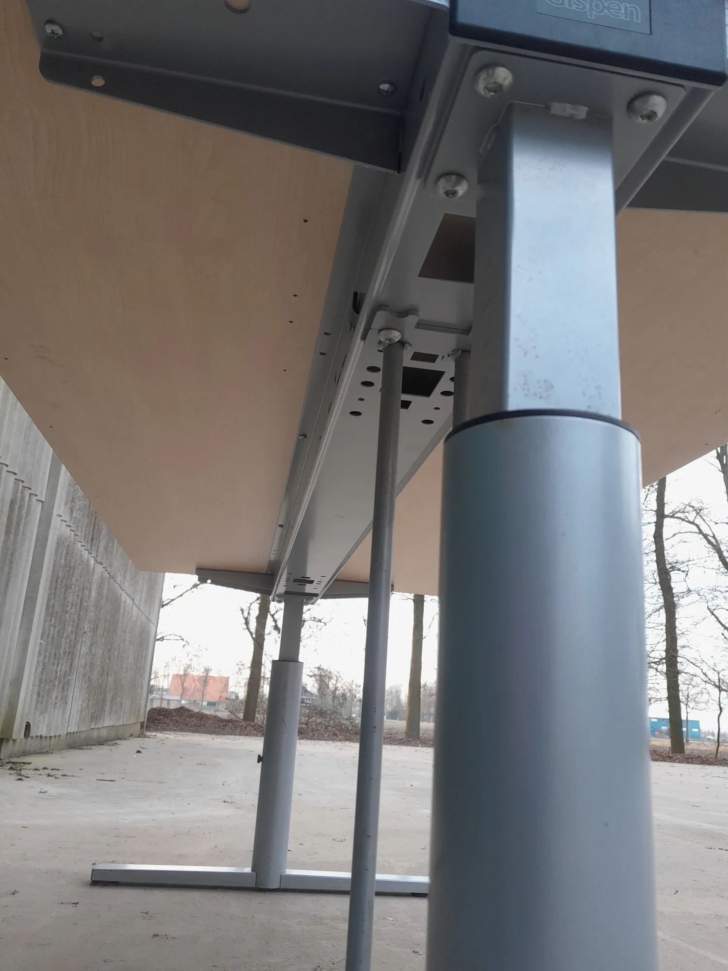 Gispen TM Bureau 180x80 cm | In hoogte verstelbaar & T-Poot