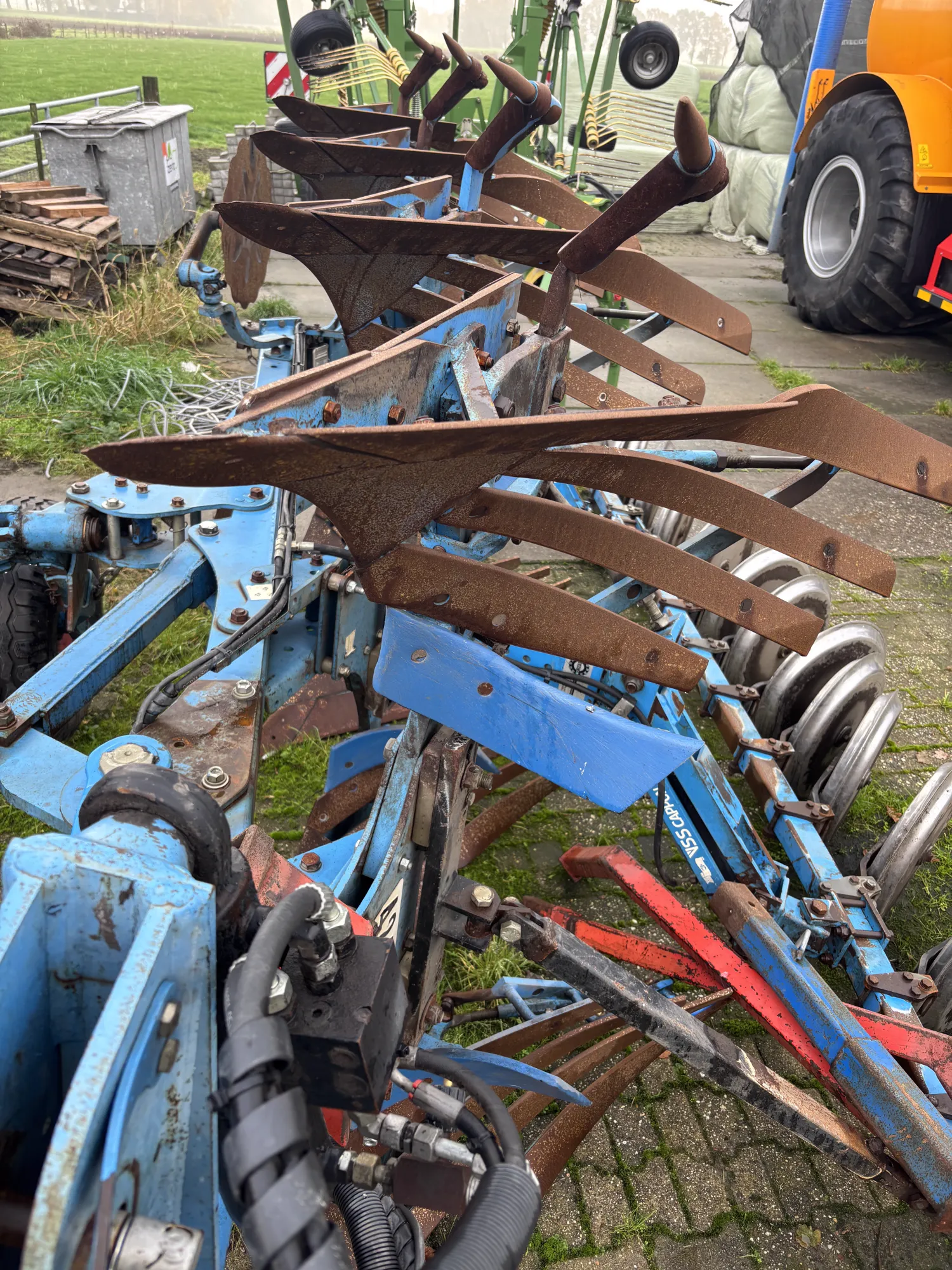 Плуг Lemken Europal 4-Корпусний (2011) з Ущільнювачем Борозни