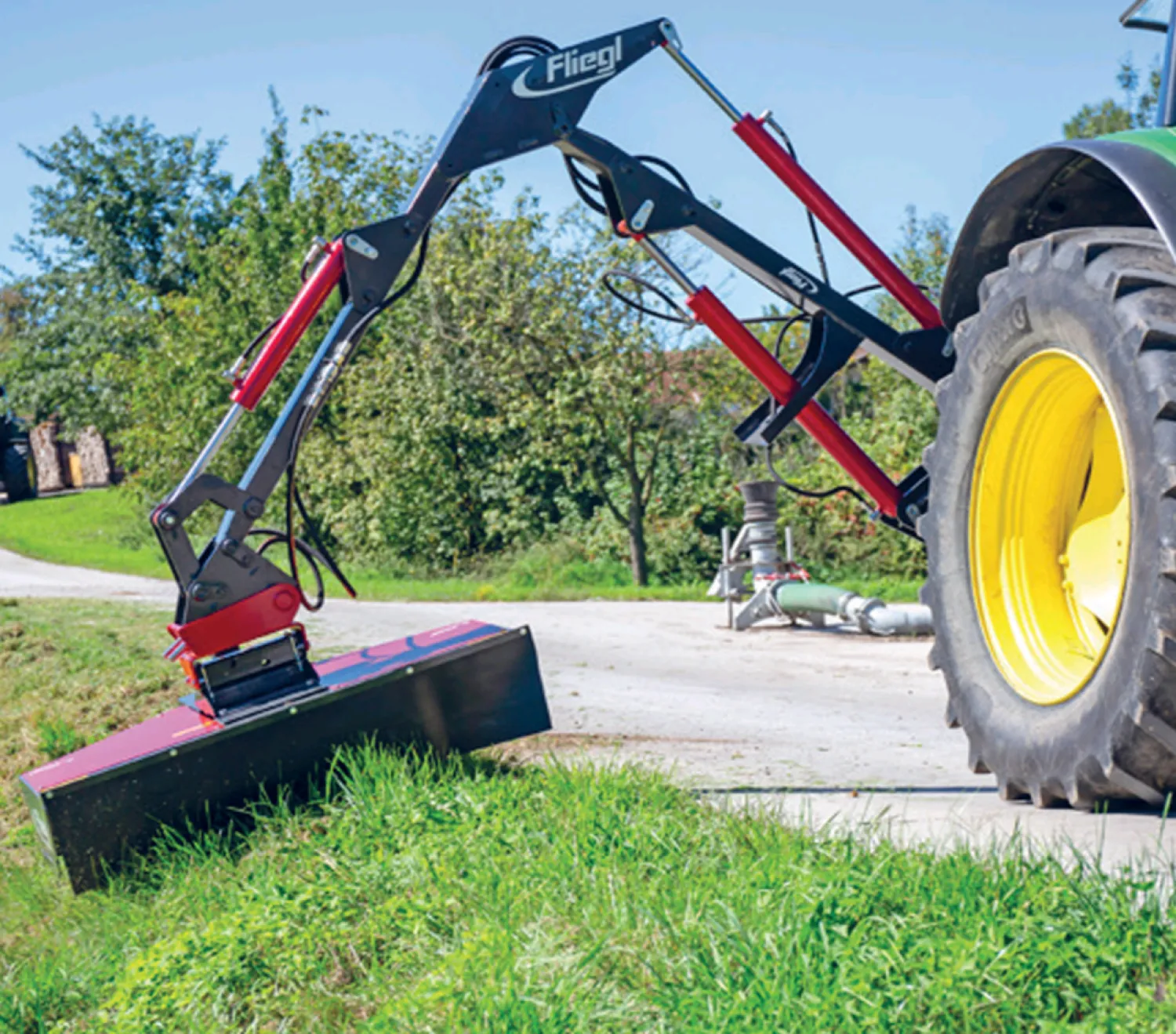 Braț Fliegl: Rază de Acțiune 4m, Pivotare Hidraulică, CAT2