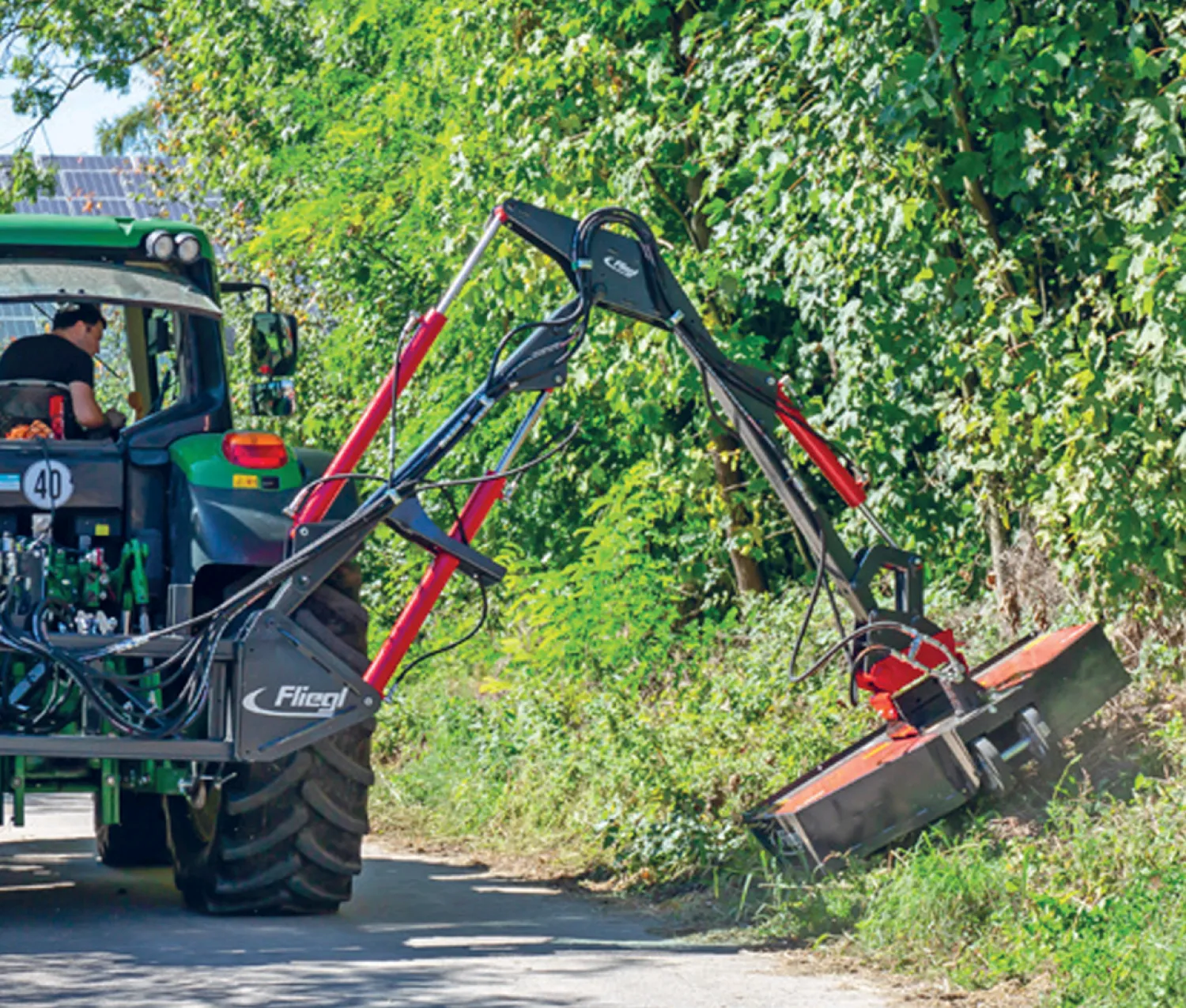 Braț Fliegl: Rază de Acțiune 4m, Pivotare Hidraulică, CAT2