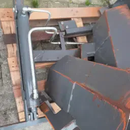 Среден повдигач и предпазители за листа Fendt GT за продажба