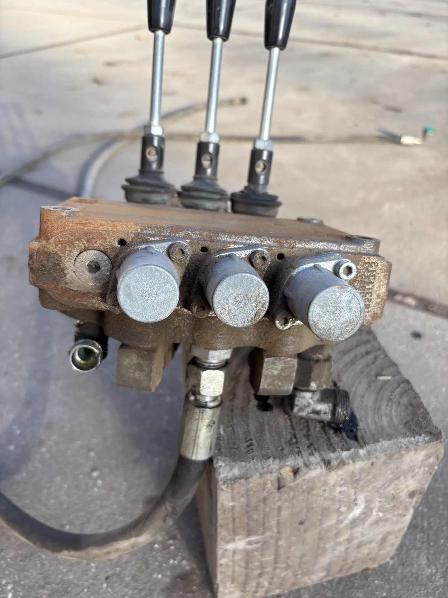 Хидравличен блок 3 вентила с маркуч