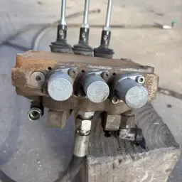 Хидравличен блок 3 вентила с маркуч