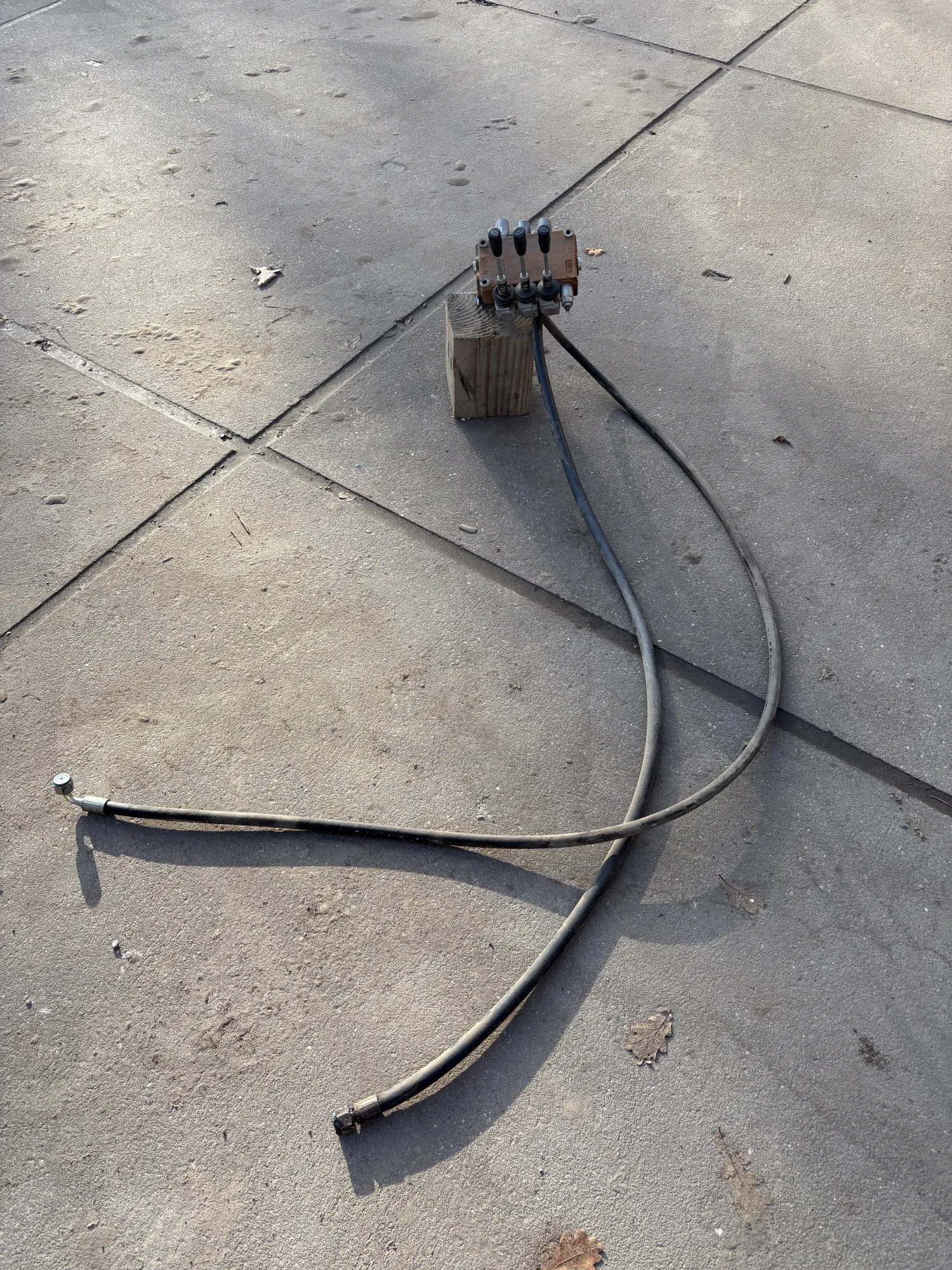 Хидравличен блок 3 вентила с маркуч