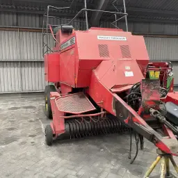 Massey Ferguson M8 185 Прес-підбирач - Робочий стан
