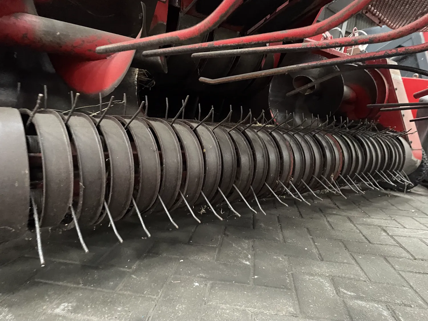 Massey Ferguson M8 185 Прес-підбирач - Робочий стан