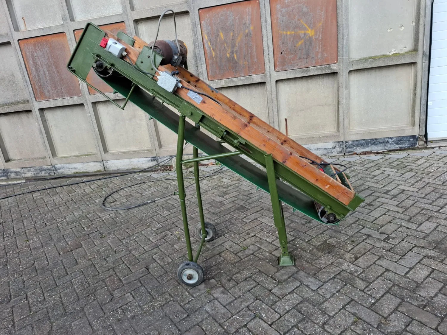 New Box Filling Conveyor 200cm - Efficient Filling | Agri App