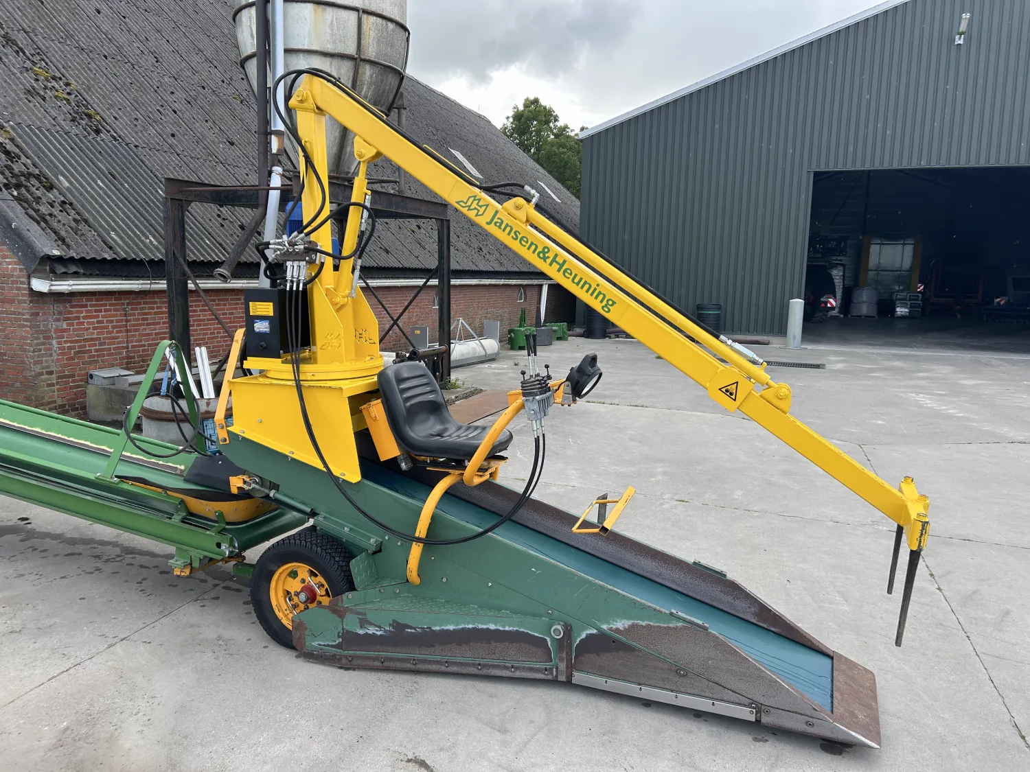 Uitmuntende opschepmachine te koop | Direct inzetbaar